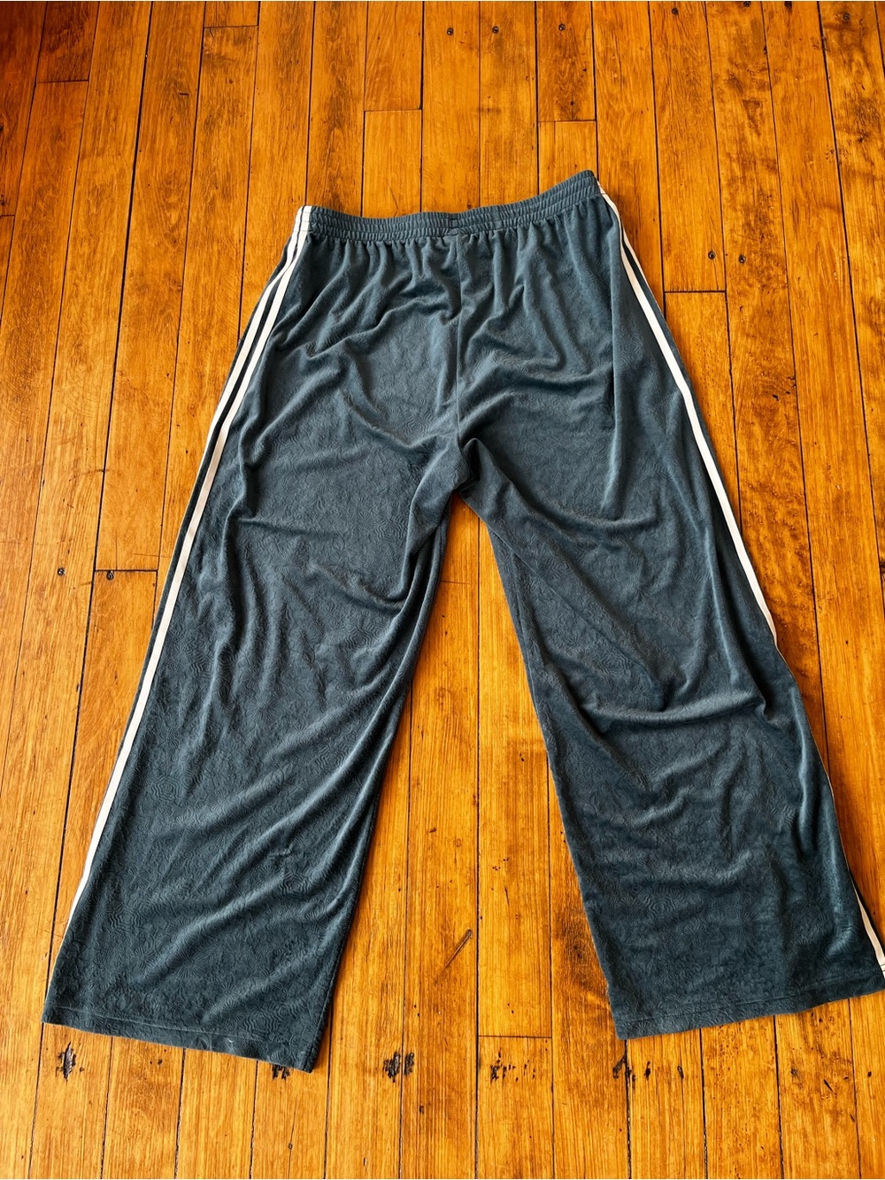 adidas Extra Large Aurora/Ivy Green Textured Track Pants with White Side Stripes - Picture 5 of 5